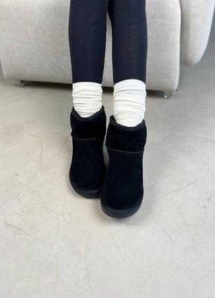 Женские теплые зимние замшевые сапоги ugg mini, женские зимние сапожки, ботинки черные угги. женская обувь9 фото