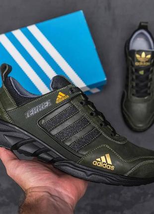 Чоловічі шкіряні кросівки adidas, адідас terrex green, чоловічі туфлі зелені, повсякденні кеди. чоловіче взуття6 фото