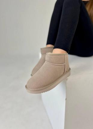 Женские теплые зимние замшевые сапоги ugg mini, женские зимние сапожки, ботинки бежевые угги. женская обувь2 фото