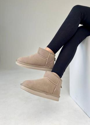 Жіночі теплі зимові замшеві чоботи ugg mini, жіночі зимові чобітки, черевики бежеві уги. жіноче взуття