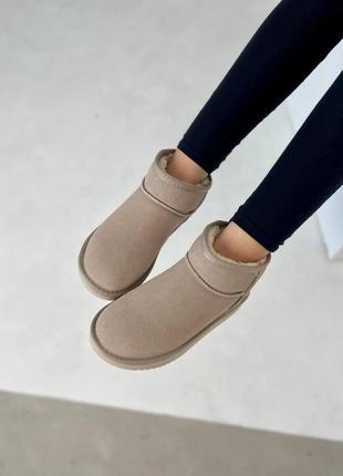 Женские теплые зимние замшевые сапоги ugg mini, женские зимние сапожки, ботинки бежевые угги. женская обувь6 фото