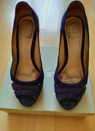 Синие элегантные замшевые туфли на высоком каблуке.3 фото