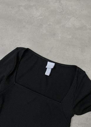 Базовое черное платье в рубчик с квадратным вырезом нм3 фото