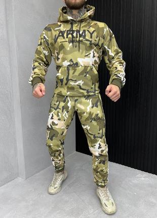Зимний спортивный костюм