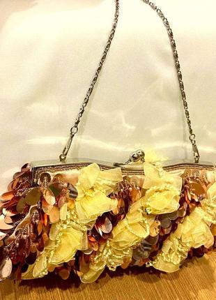 Вечірня сумочка -рідікюль з паєтками та трояндочками з органзи/англія/1 фото