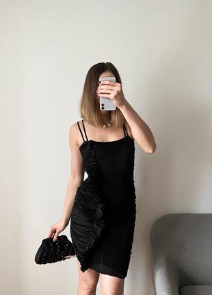 Вечернее черное платье из гофрированной ткани10 фото