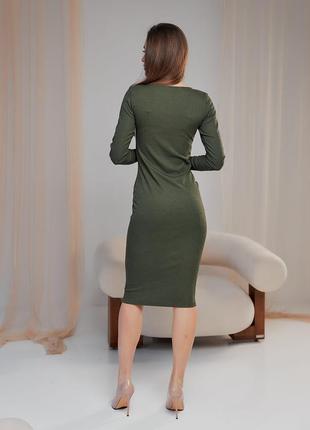 Платье - футляр женское, базовое миди, рубчик, с длинным рукавом, хаки5 фото