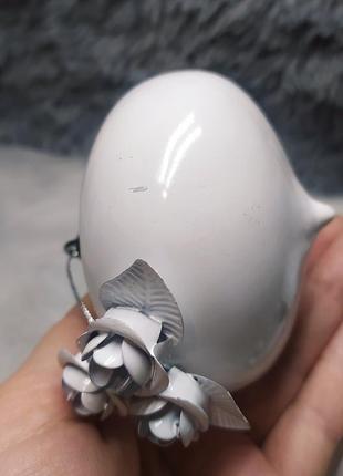 Кульки прикраси на ялинку з декором білі квіти6 фото