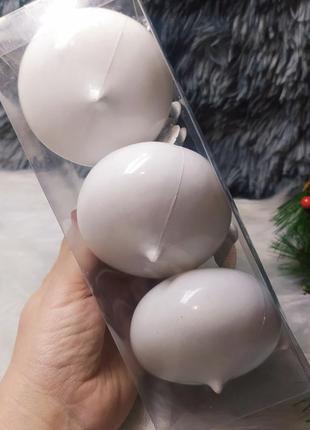 Кульки прикраси на ялинку з декором білі квіти3 фото