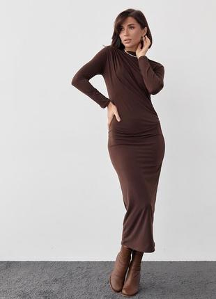 Платье женское вечернее макси с драпировкой коричневое6 фото