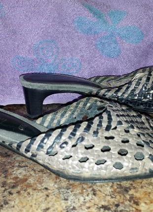 Шльопанці шкіра, плетінка, betty barclay