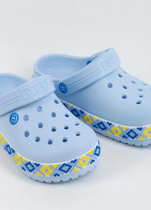 Сабо жіночі крокси з вишиванкою dago style 36 р. блакитного кольору dago 422-10-36