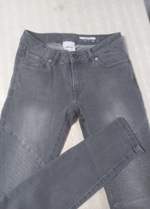 ■ стрейчевые джинсы скинни женские 27 г.1 фото
