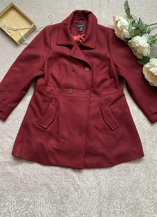 Неймовірний тренч, дуже гарної якості з вмістом вовни 61 % !!