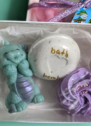 Подарочный набор. мыло ручной работы. подарок для детей. мыло детское