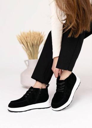 Ботинки женские замшевые черные8 фото