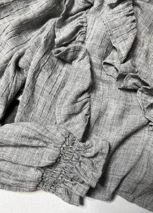 Базовая блуза xs/s zara женская блузка кроп топ с рюшами укороченный с вырезом рукава на манжетах4 фото