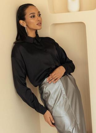Шелковая блуза чорного цвета