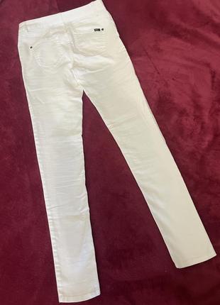 Only джинсы скинни средняя посадка белые женские р. m7 фото