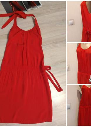 Яскраве червоне плаття сарафан міді