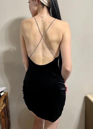 Платье-футляр черное со стразами h&m divided велюровое платье на брителях с открытой спиной однотонное мини нарядное m1 фото