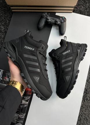 Adidas terrex daroga black white fur