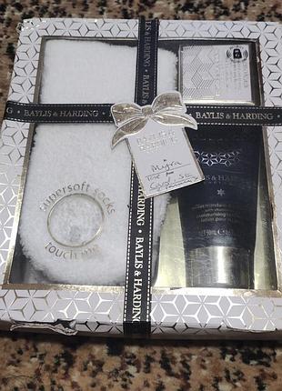 Прекрасный подарочный набор от baylis & harding