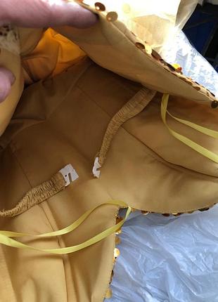 Нарядное платье в пайетках золотое пышное