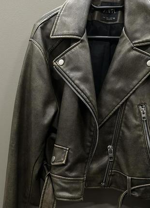 Шкіряна курточка zara