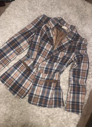 Пиджак в клетку, приталенный, размер м