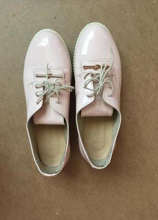 Розовые лоферы