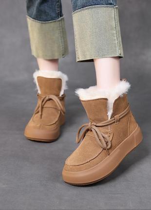 Тепленькие ботинки, замшевые в стиле ugg