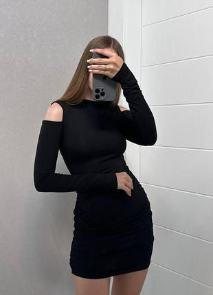 Эффектное актуальное черное платье мини