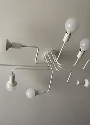 Люстра в білому кольорі на 8 ламп