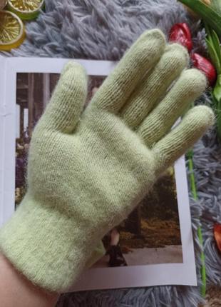 Теплі пухнасті ангорові рукавички.3 фото