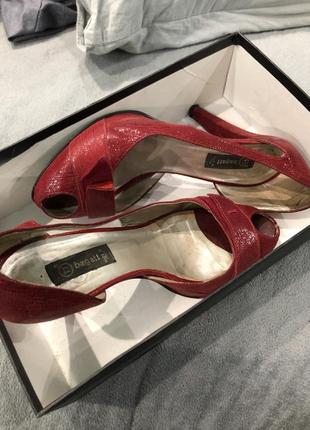 ‼️распродажа! италия красные открытые туфли bagatt босоножки на каблуке2 фото
