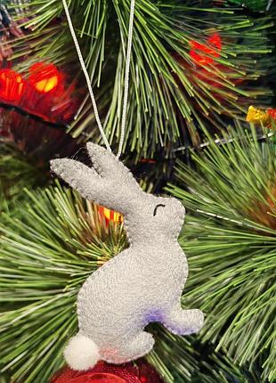 Игрушки на елку (новолетние игрушки) из фетра (зайцы)