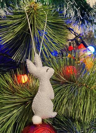 Игрушки на елку (новолетние игрушки) из фетра (зайцы)