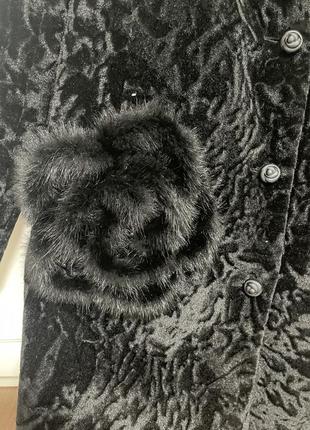 Изысканное пальто зимнее