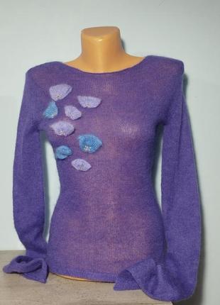 Свитер ручной работы