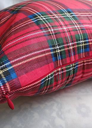 Новогодняя наволочка 45*45 в клетку шотландку с хлопка