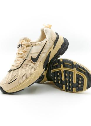 Чоловічі спортивні бежеві кросівки в стилі nike runtekk 🆕 легкі найк в сітку