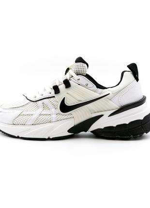 Чоловічі спортивні білі з чорним кросівки в стилі nike runtekk 🆕 легкі найк в сітку