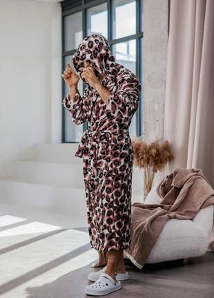 Теплий махровий довгий халат на запах з поясом з капюшоном з кішенями з принтом ягуар4 фото