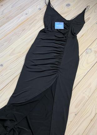 Идеальное длинное черное вечернее платье на бретельках с разрезом по ноге missguided3 фото