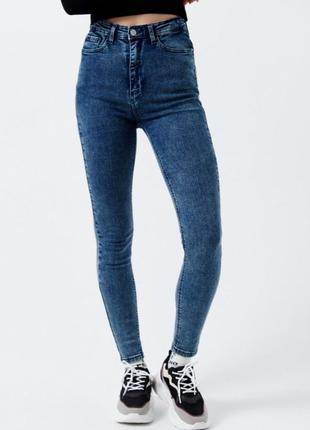 Стильные брендовые джинсы "cropp" с высокой посадкой. размер eur40 (m).