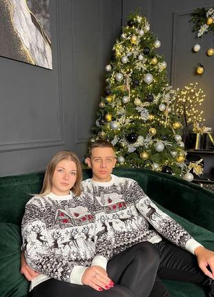 Новогодний свитер с горлом, без горла