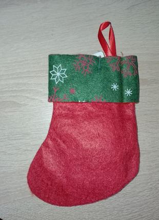Прикраса новорічна чобітка для подарунків дід мороз у шапочці2 фото