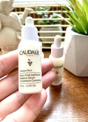 Сироватка-сяйво для корекції кольору обличчя caudalie vinoperfect radiance serum 10 ml