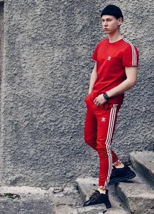 Спортивные штаны adidas